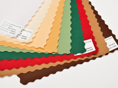 Muster von farbigen Tischdecken zum Verkauf